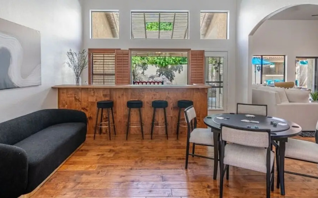 Luxury Scottsdale Home W/pool and Hot Tub!