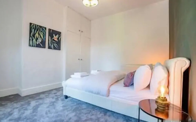 Host Stay Somerset Road House