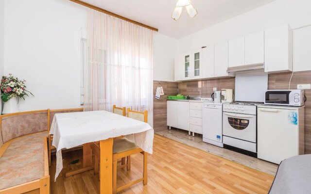 Stunning Home in Rab With Wifi and 4 Bedrooms