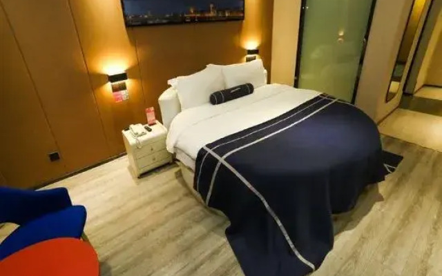Lan'o Shangpin Hotel Xiangshuihua  Never Sleeping City