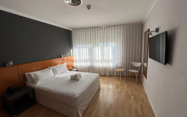 AP Hotel and Parking