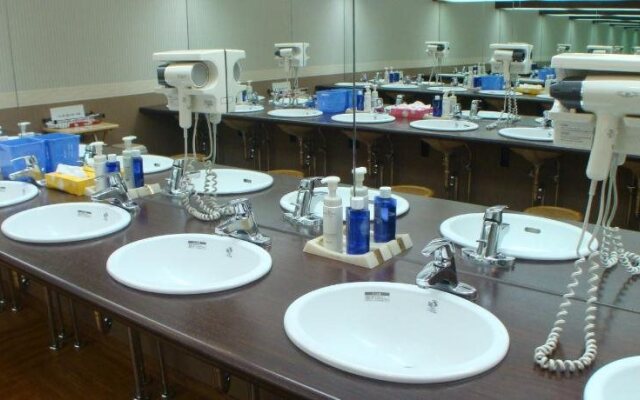 Kumamoto Capsule Hotel - Hostel, Caters to Men