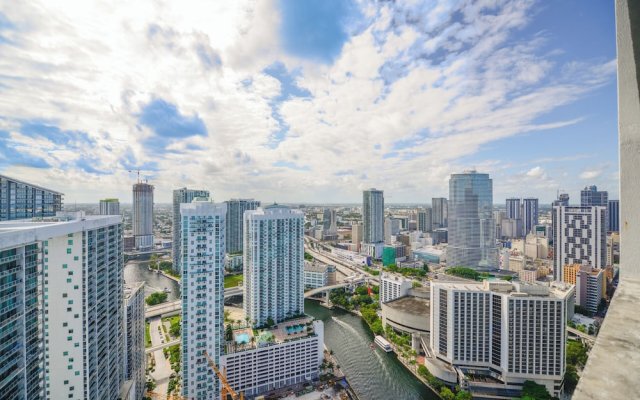 Luxury 45th Floor Condo Icon Brickell