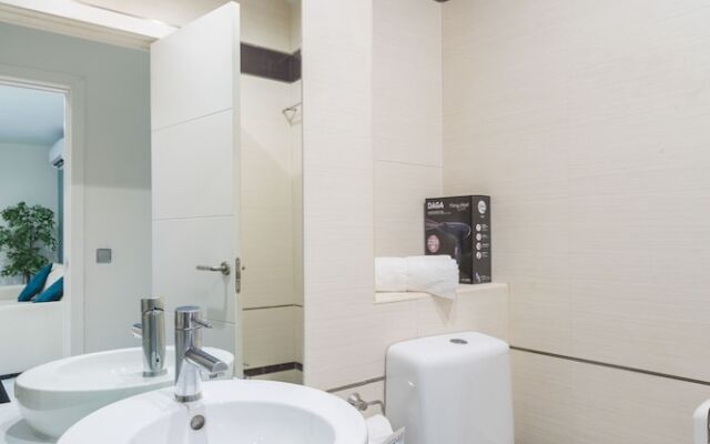 Отель limehome Madrid Calle de la Paloma