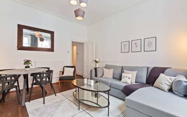 Stunning 1 Bed Apt, Sleeps 4 nr Central London