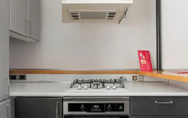 Modern Apartment with Mezzanine