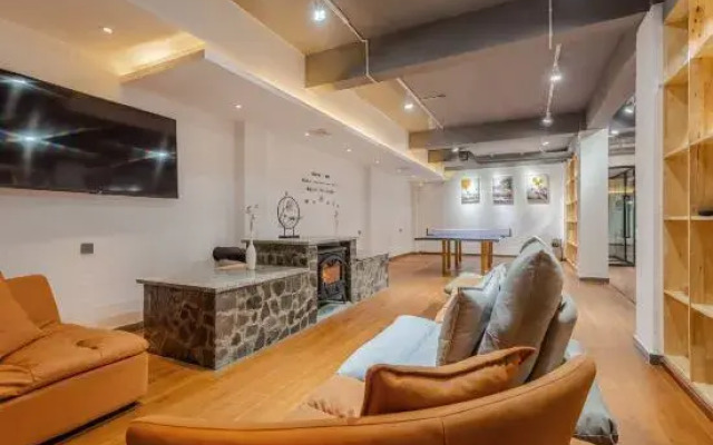 Dali li li wan xiang youth community hostel