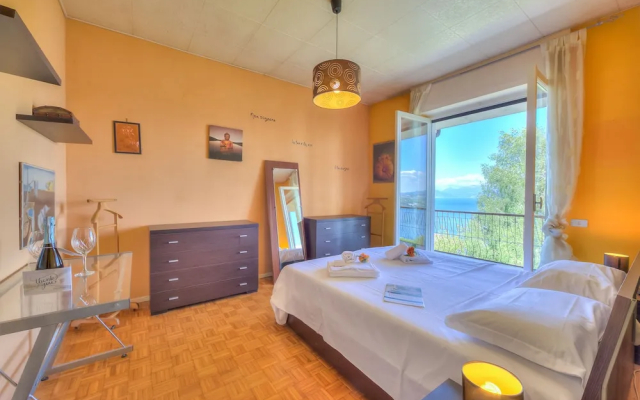 Easy Panorama Apartment Stresa Hill