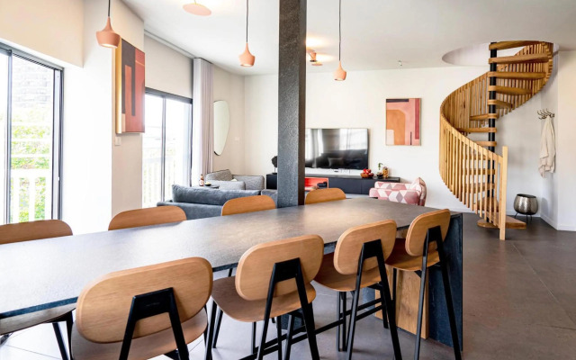 New Duplex 3 Bedroom with Jacuzzi