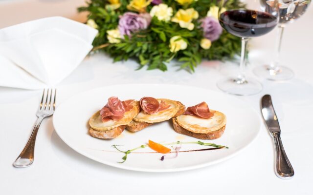 Crystal Palace Boutique Hotel