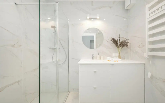 Air-conditioned Studio for 4 by Renters