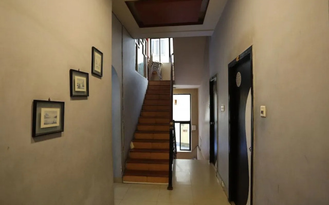 Hotel Neeranand Regency