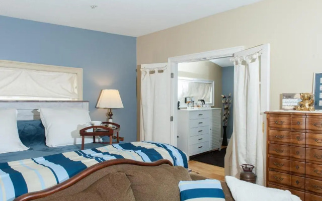 Naomi's Inn Bed & Breakfast