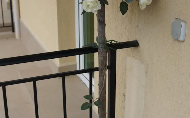 Dom-El Real Apartments in Sea View Complex