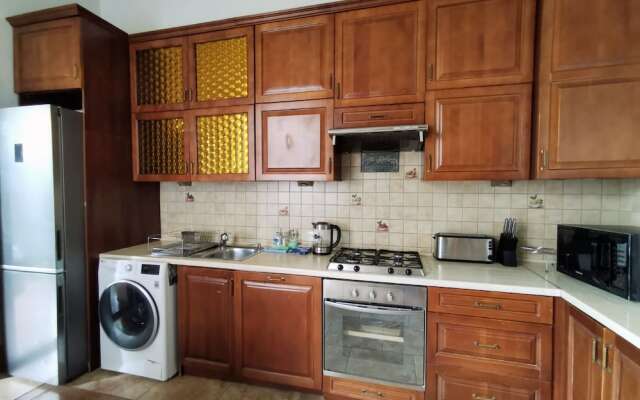 Penthouse with Piano & Old Town View