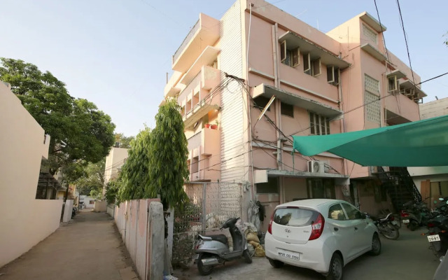 SPOT ON 37464 Vishal Guest House 2