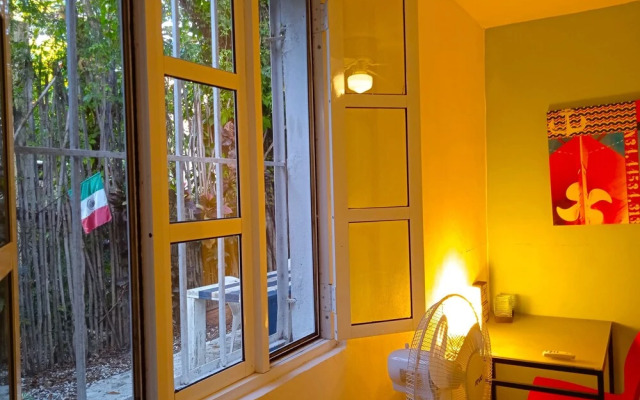 Room With Private Bathroom, Air Conditioning, Wi-fi Downtown Cancun