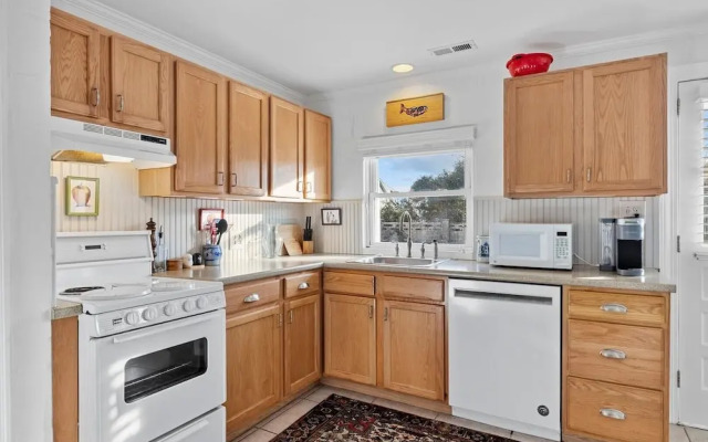 Salt Life 3 Bedroom Home by RedAwning