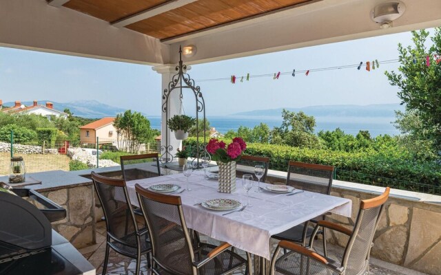 Amazing Home in Ravni with Hot Tub, WiFi & 1 Bedrooms