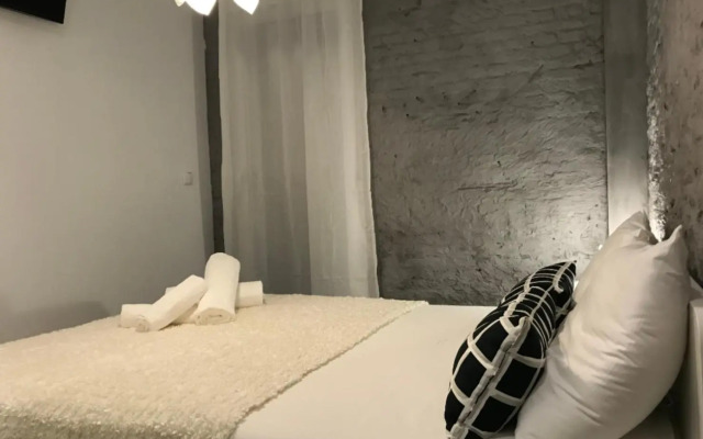 Pequeño Alojamiento con Mini Piscina - NO climatizada