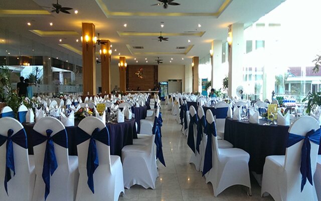 Diamond Bay Golf & Villas