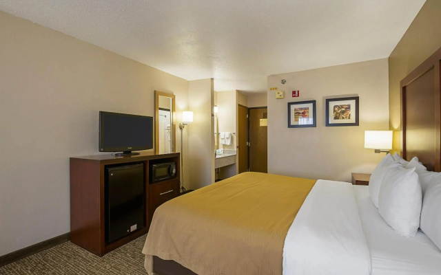 Quality Inn Waverly