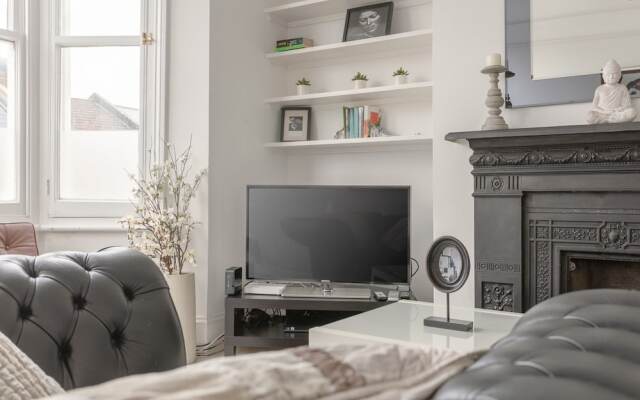 2 Bedroom Flat In Fantastic Location