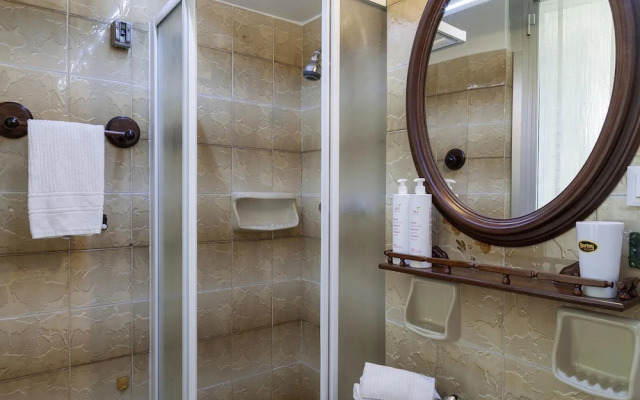 Quinto Seaview Apartment by Wonderful Italy