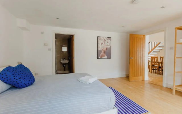 Platform Avenues 5 Bed House