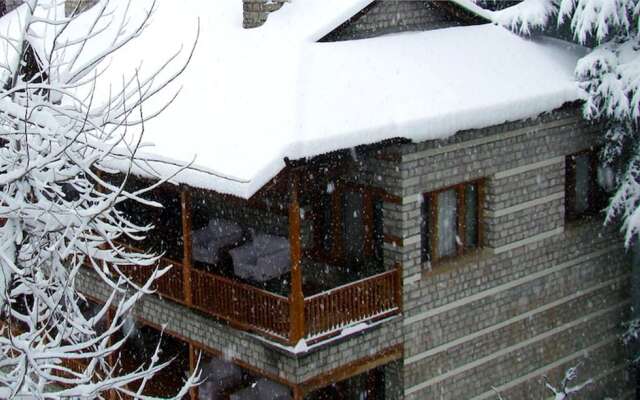 Hotel Sidharth Regency