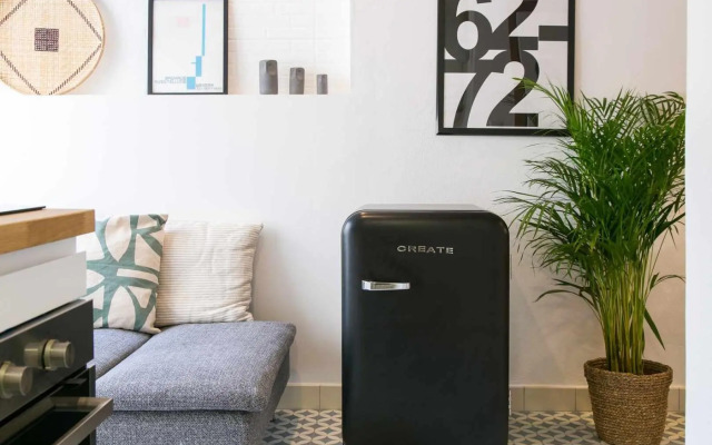 Bright Studio with Terrace in LX Factory- Center