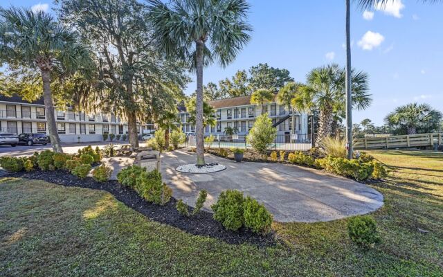 Charleston Creekside Inn