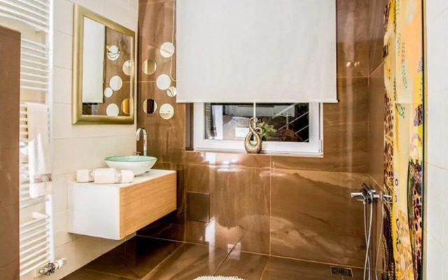 Angel's Nest Apartment
