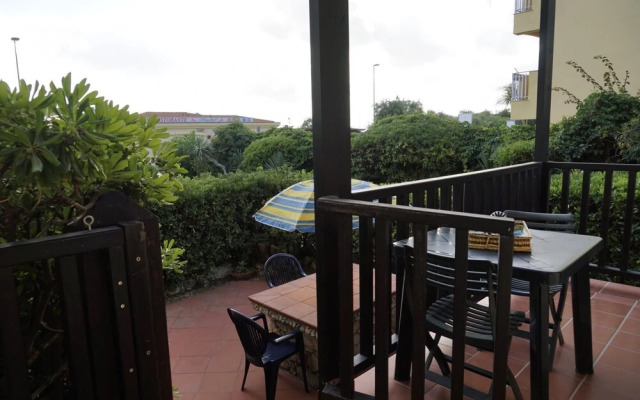 Beachfront Three Room Apartment With Garden Ostrica