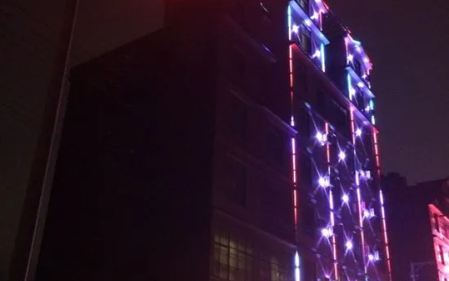 Luoping Dongsheng Holiday Hotel