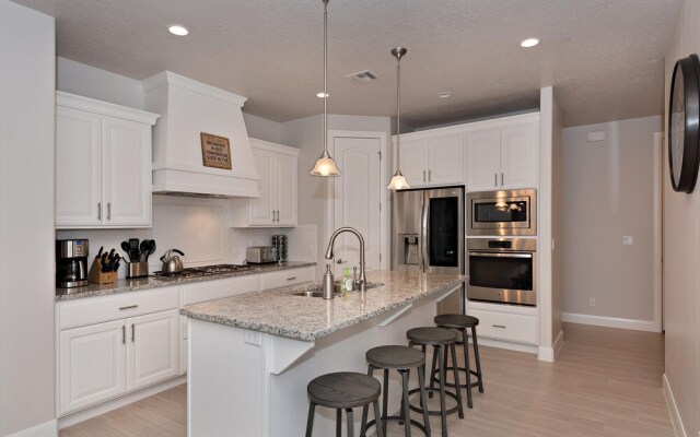Red Rock Getaway Villa 4