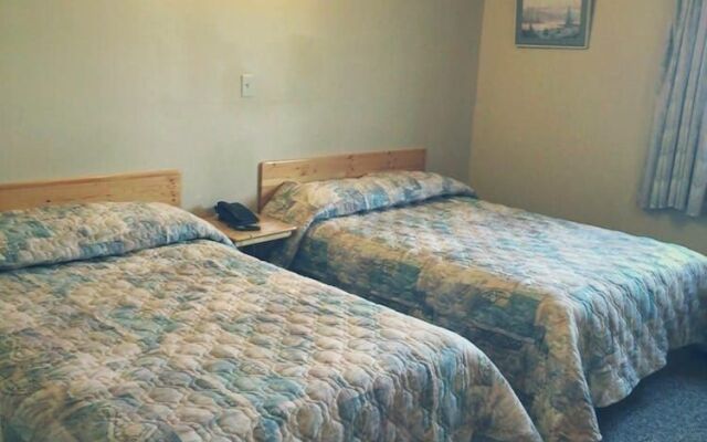 Wakiki Motel & Lounge