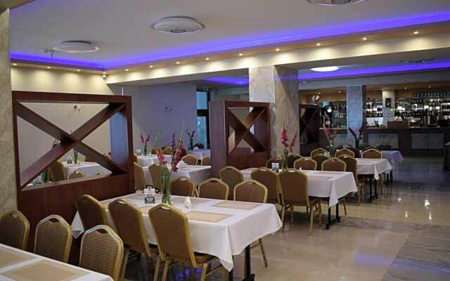 Hotel Biały