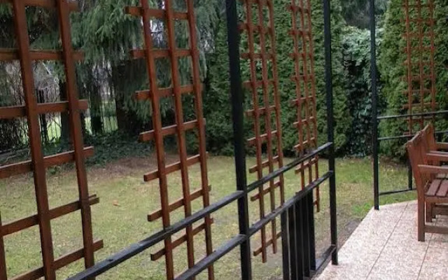 Willa Karis Pokoje Gościnne
