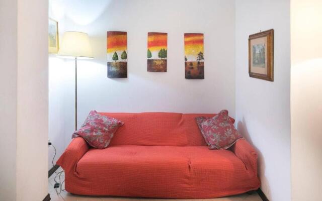 ALTIDO Lively 3BR Villa with Shared Garden, 50m from Beach