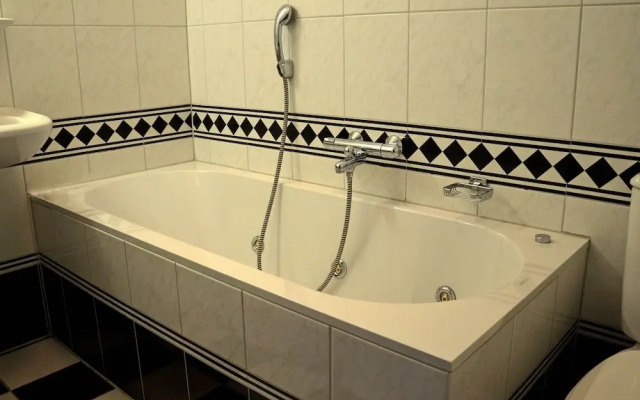 Holiday Home With a Jacuzzi, 20 km. From Assen