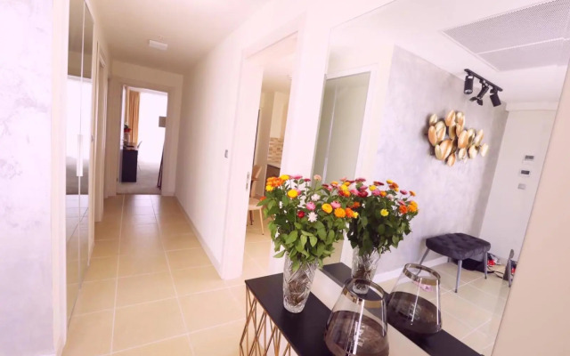 33rd floor luxury apartment spa & fitness