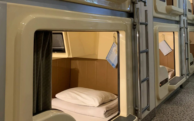 Funabashi Grand Sauna and Capsule Hotel - Caters to Men