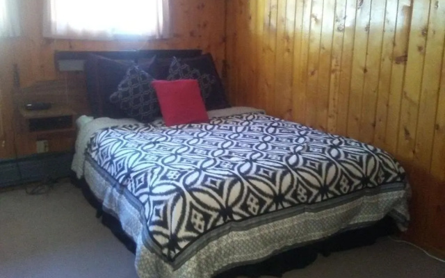 Riverside Lodge & Retreat