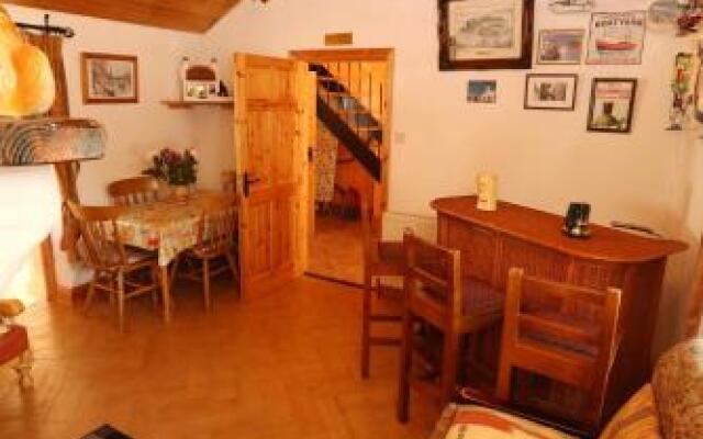 Beezies Self Catering Cottages