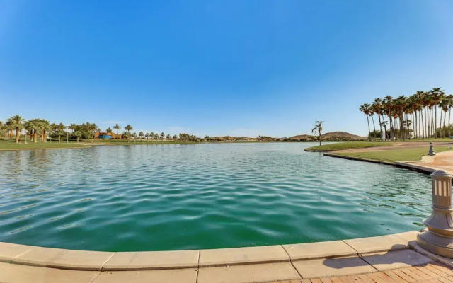 Family-friendly Goodyear Oasis: Fire Table, Pool!