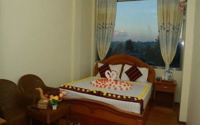 Kayah Golden Hill Hotel