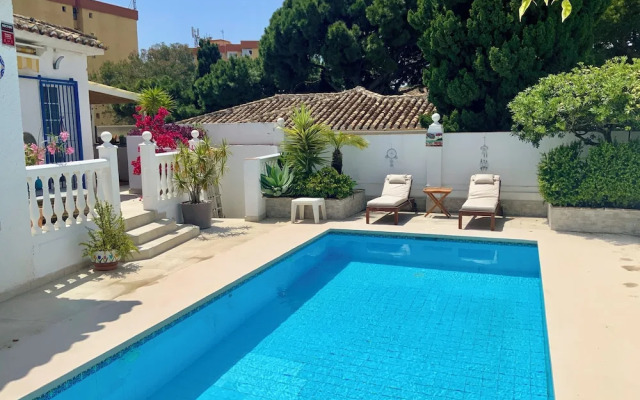 Villa With Pool, Walk to Beach, Restaurants, Shops