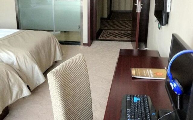 Fuyang Yazun Jindu Hotel