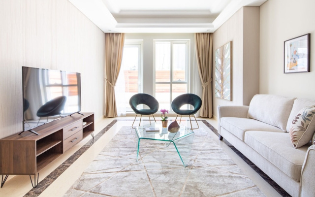 Impressive 2BR Loft W/ Study In Downtown Dubai